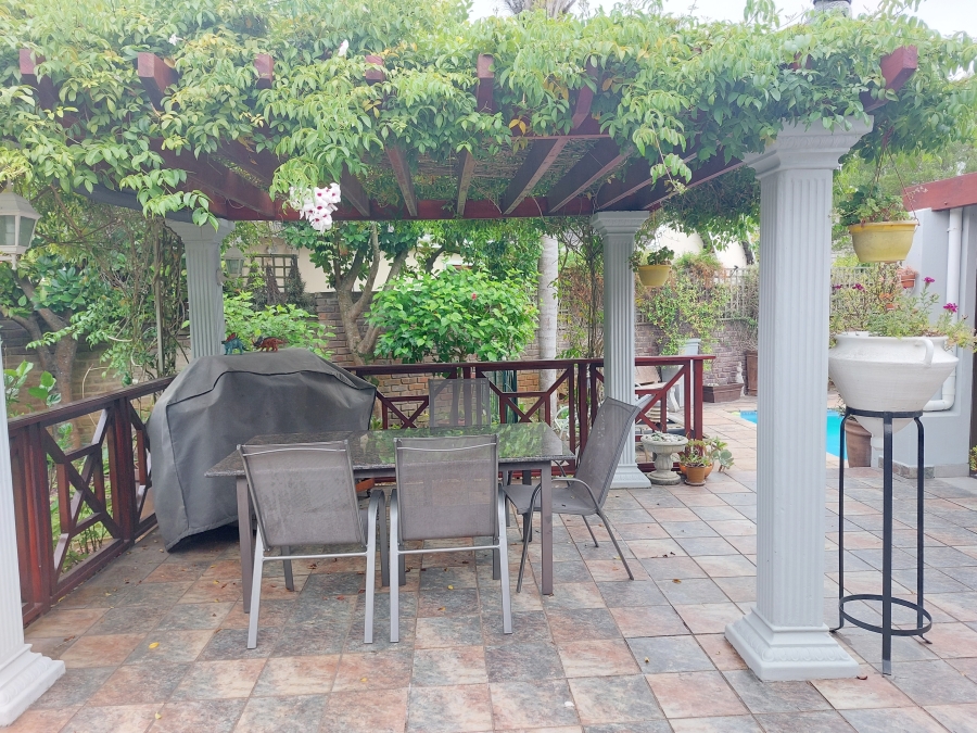 3 Bedroom Property for Sale in The Island Western Cape